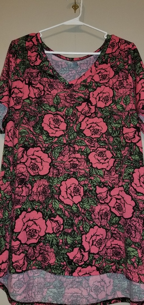 EUC LuLaRoe Christy T Shirt 2XL